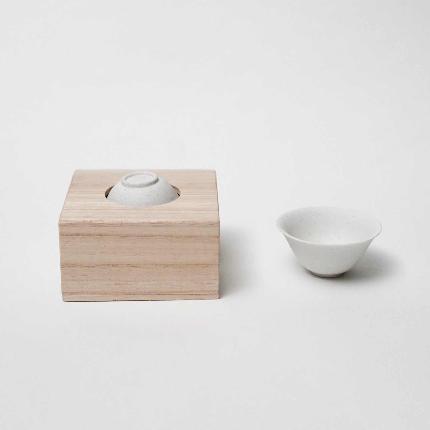 O., Mini Cups