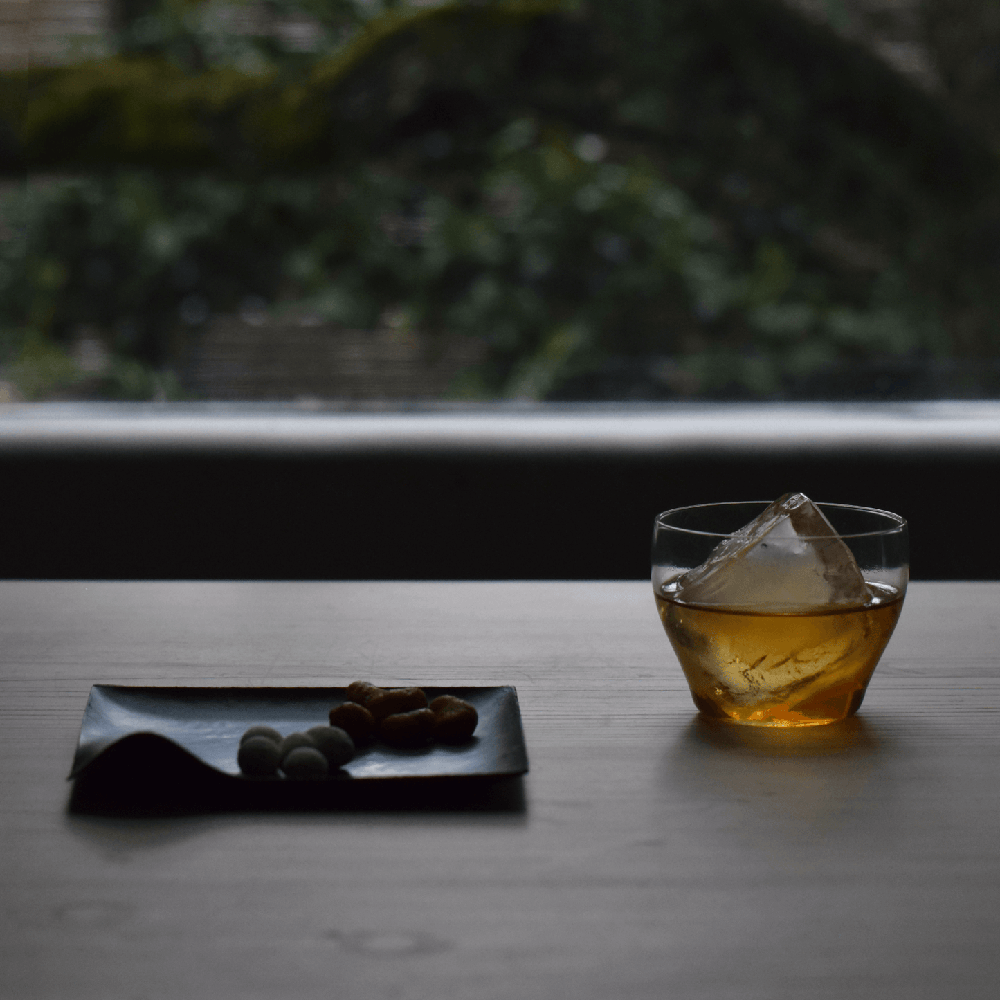 nuri WASARA 角皿 黒