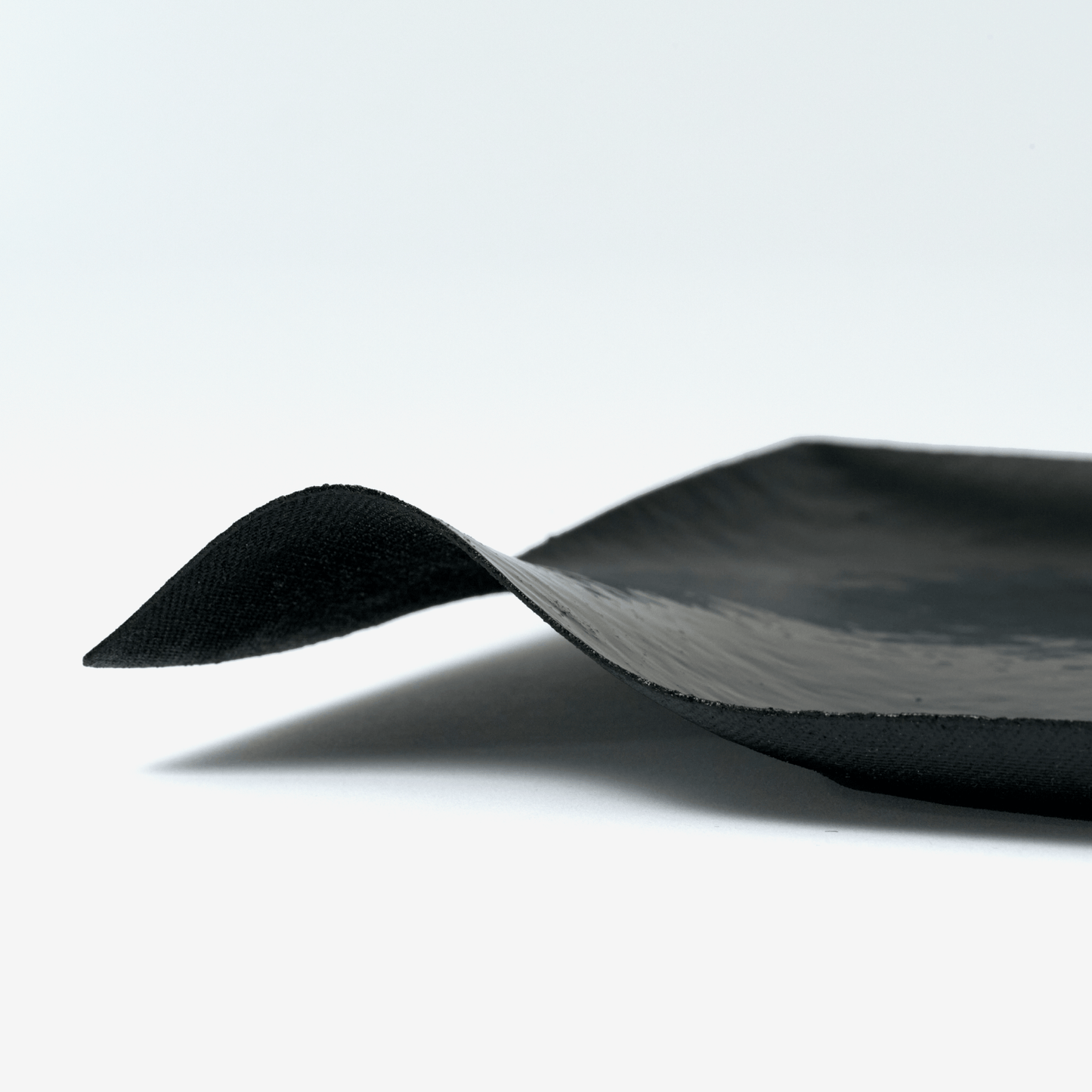 Nuri WASARA Grande Assiette Carrée - Noir