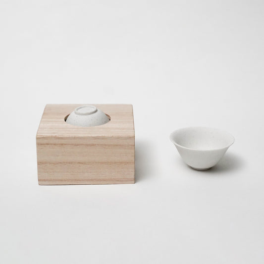 O., Mini Cups
