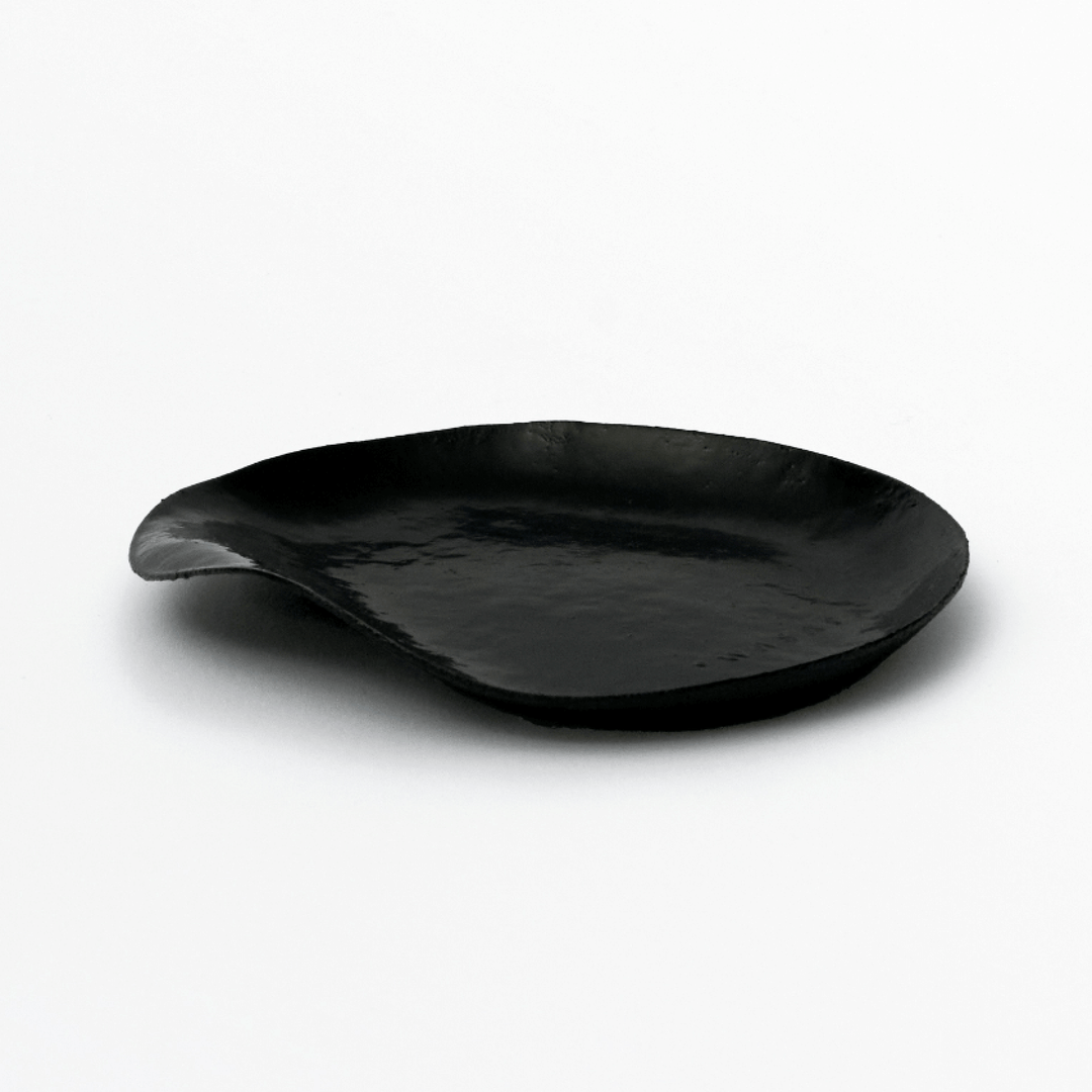 Nuri WASARA Small Round Plate - Black – OGATA Online Store