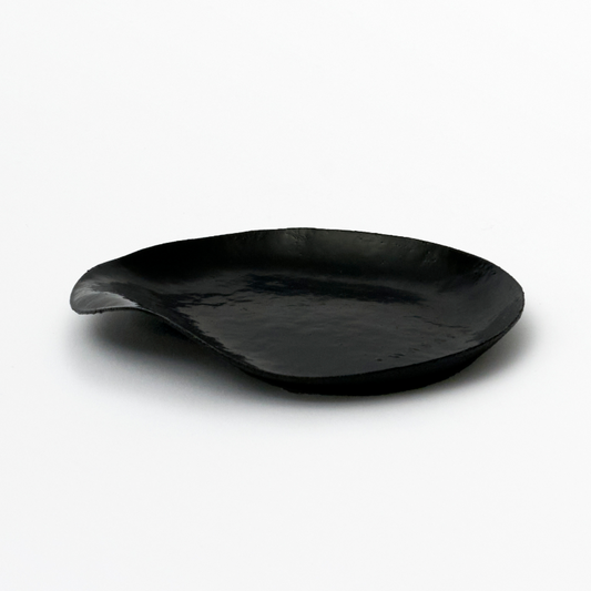 Nuri WASARA  Large Round Plate - Black