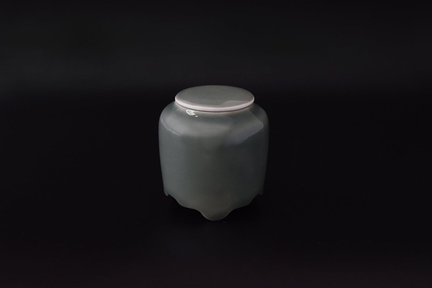 Pot à encens avec couvercle