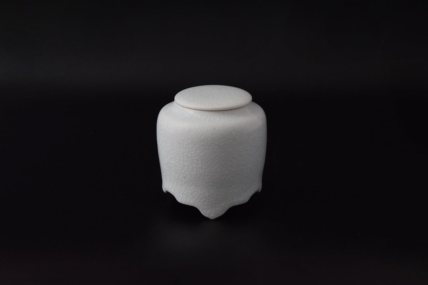 Pot à encens avec couvercle